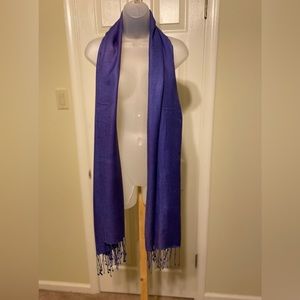 NWOT Flavia Moretti - Lovely violet shawl/scarf with fringes, Size: 76” …